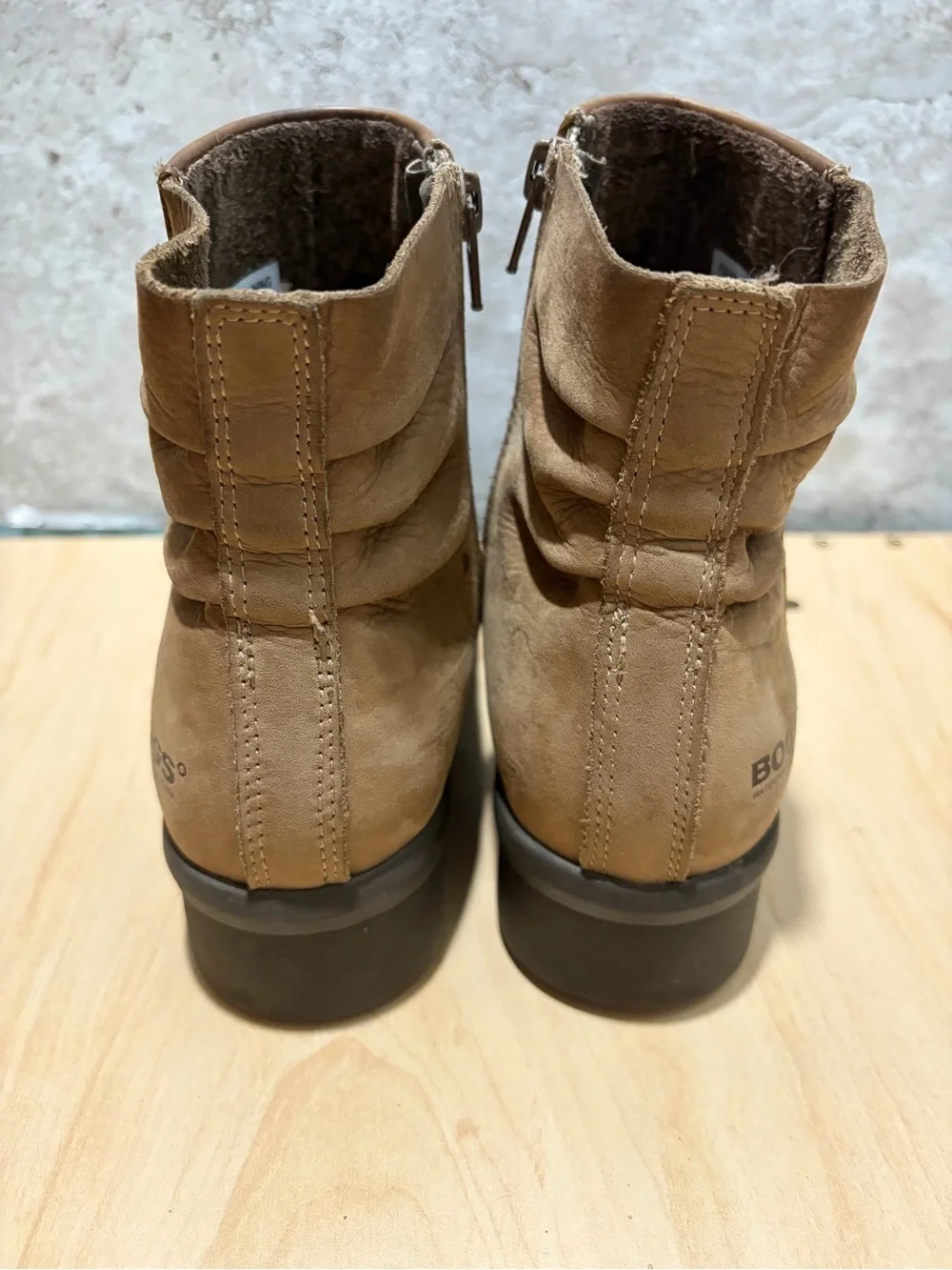 Bogs Carly Low Leather Boot size 38 Or Women’s 7.5-8